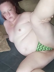 BBW lasses are posing fully naked